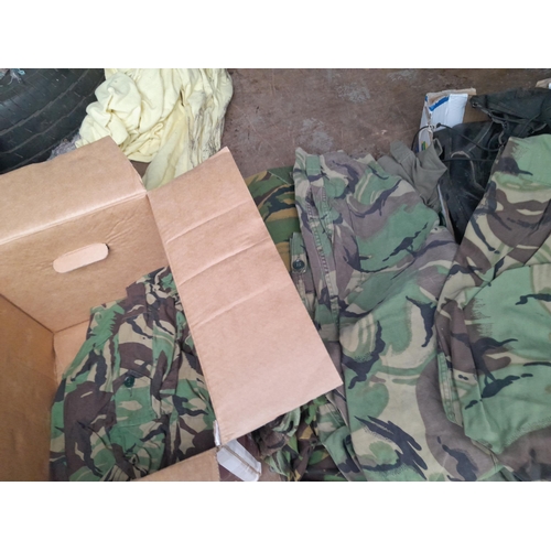 51 - Box of camo gear and army surplus items