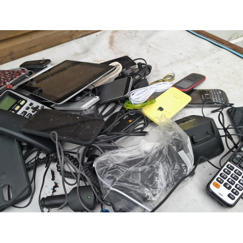 89 - Untested lap top and mobile phones for repair or spares