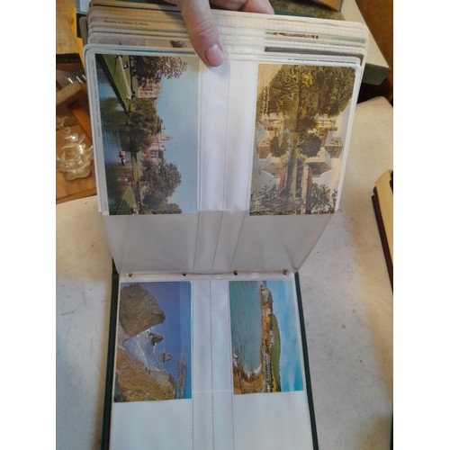 102 - Postcards : a multithematic collection of postcards from the 20th century, in 2 albums with an empty... 