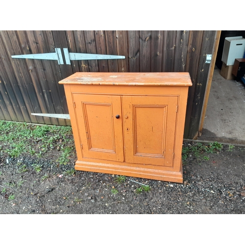 261 - Late Victorian painted pine cupboard with internal shelves