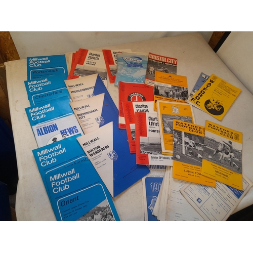 218 - Approx 9 kg of football programmes from 1960s onwards, mixed clubs focussing on Millwall, Cup Final ... 