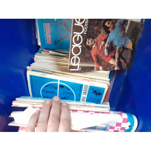 218 - Approx 9 kg of football programmes from 1960s onwards, mixed clubs focussing on Millwall, Cup Final ... 