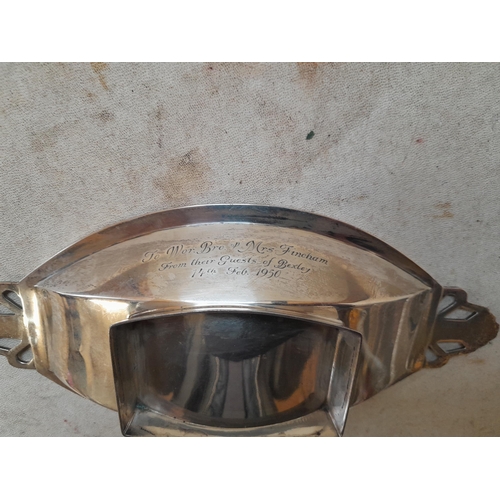 229 - Solid silver dish Birm. 1932 William Neale & Son Ltd 147 g