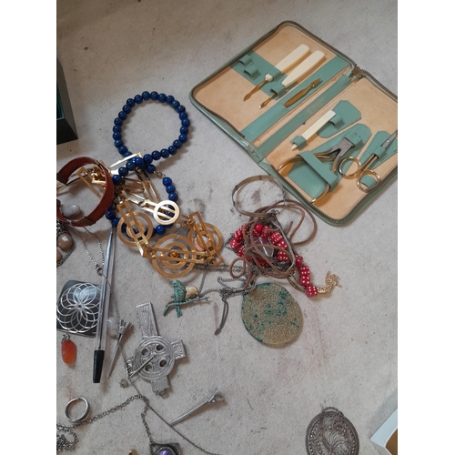 473 - Assorted costume jewellery, small amount of silver noticed