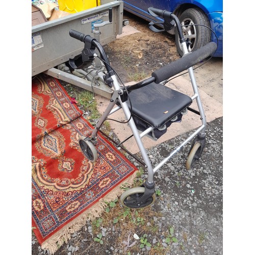 465 - Fan , oil filled radiator, walker