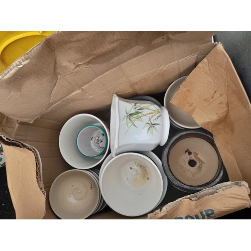 478 - 4 x boxes of china and glassware : Doulton Desert Star pattern dinner ware, jardinieres etc.