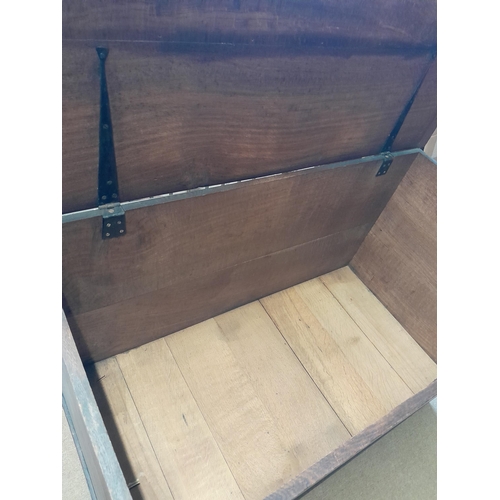 60 - Vintage blanket box / coffer 122 cms x 75 cms x 62 cms