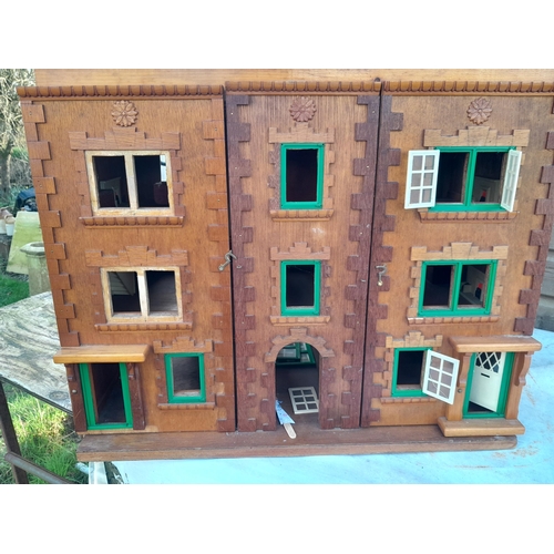 36 - Vintage Childs dolls house