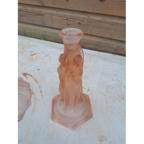 81 - Depression era glass centre piece