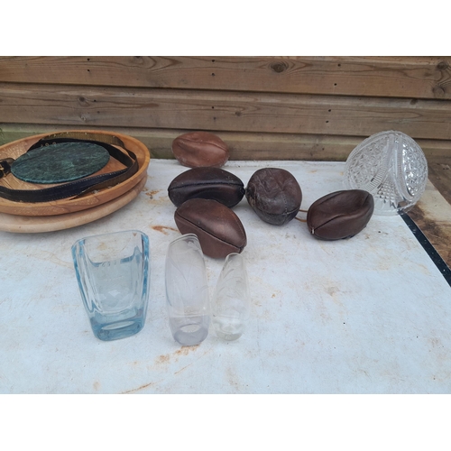 94 - Box of oddments : 3 x pieces of etched glass (2 x signed Scandinavian), wooden lazy Susan