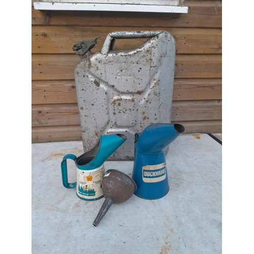 7 - Automobilia interest : jerry can, advertising oil pouring cans