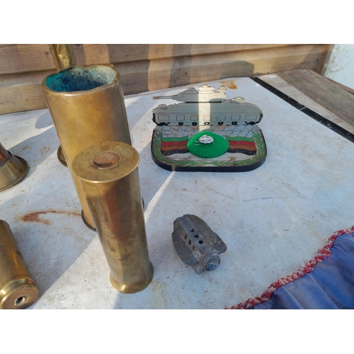 18 - Military related items : mainly tank regiment throughout the 20th century : shells, scarf, trench ar... 