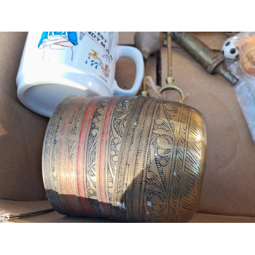 22 - Box of oddments : brassware, Wade etc.