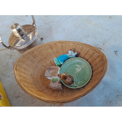 22 - Box of oddments : brassware, Wade etc.