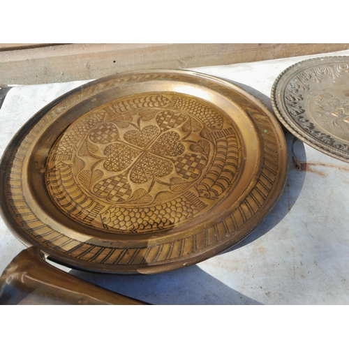 40 - Brassware : reproduction car horn and none other