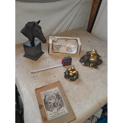 59 - Box of oddments : resin horse head, resin \Buddha ornaments