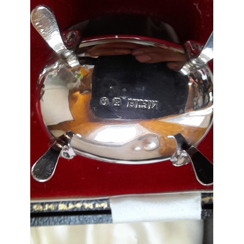 78 - Silver table salt cruet set with blue glass liners  in box of issue Birm 1970 John Rose 125 g