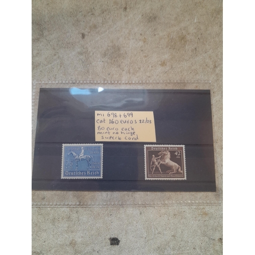 118 - Stamps : mi 698 & 699, cat 160 Euro 2022/23, mint no hinge good cond.
