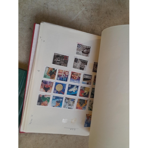 134 - Stamps of USA in three folders 1000 plus stamps mint unused and used, only a small sample photograph... 