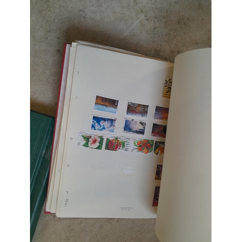 134 - Stamps of USA in three folders 1000 plus stamps mint unused and used, only a small sample photograph... 
