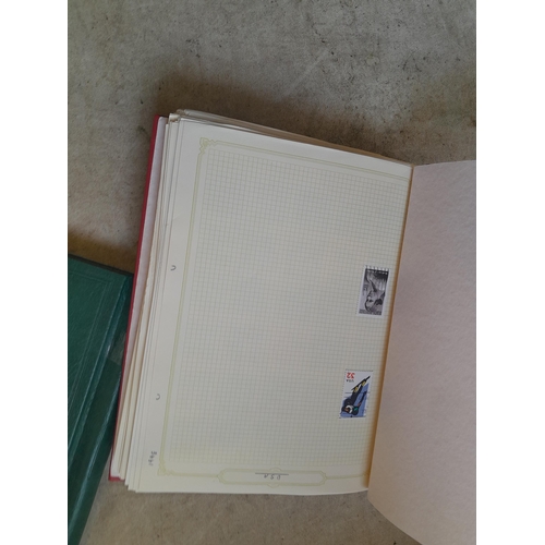 134 - Stamps of USA in three folders 1000 plus stamps mint unused and used, only a small sample photograph... 