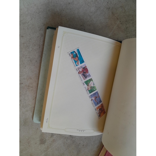 134 - Stamps of USA in three folders 1000 plus stamps mint unused and used, only a small sample photograph... 