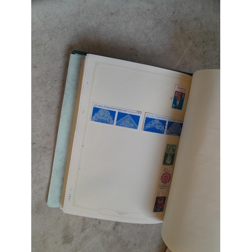 134 - Stamps of USA in three folders 1000 plus stamps mint unused and used, only a small sample photograph... 