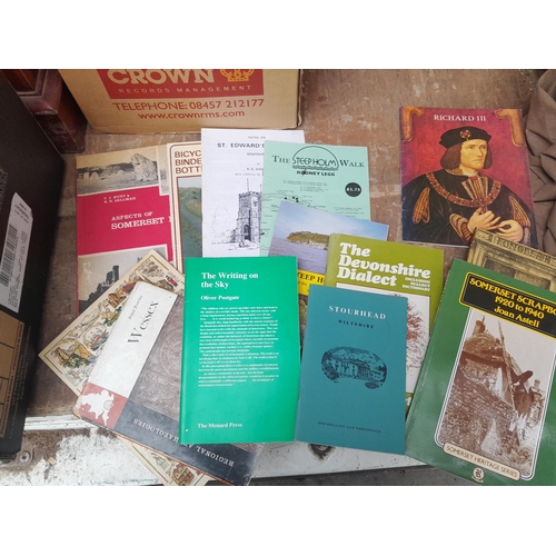 139 - Box of books with very approx. vendor list, please ignore condition reports on the list as they are ... 