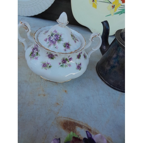 162 - Box of mixed era ceramics, note some items chipped