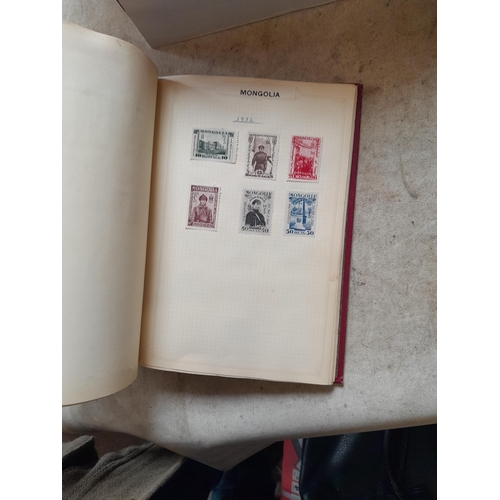 166 - Approx 10 kg of stamps and postcards : loose on paper, in albums, stock books, on pages GB World and... 