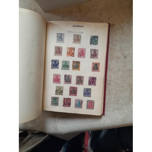 166 - Approx 10 kg of stamps and postcards : loose on paper, in albums, stock books, on pages GB World and... 