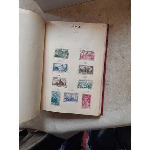 166 - Approx 10 kg of stamps and postcards : loose on paper, in albums, stock books, on pages GB World and... 