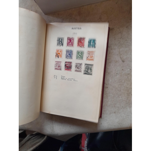 166 - Approx 10 kg of stamps and postcards : loose on paper, in albums, stock books, on pages GB World and... 