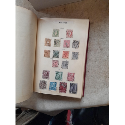 166 - Approx 10 kg of stamps and postcards : loose on paper, in albums, stock books, on pages GB World and... 