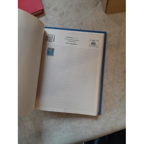 167 - Approx 11 kg of stamps : on paper, on sheets, on  printed pages, loose, albums, partially and sparse... 