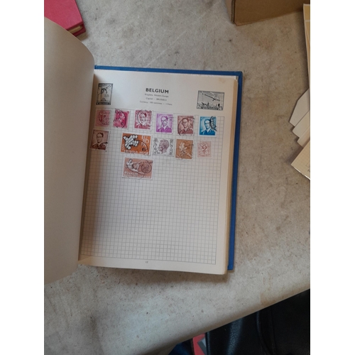 167 - Approx 11 kg of stamps : on paper, on sheets, on  printed pages, loose, albums, partially and sparse... 