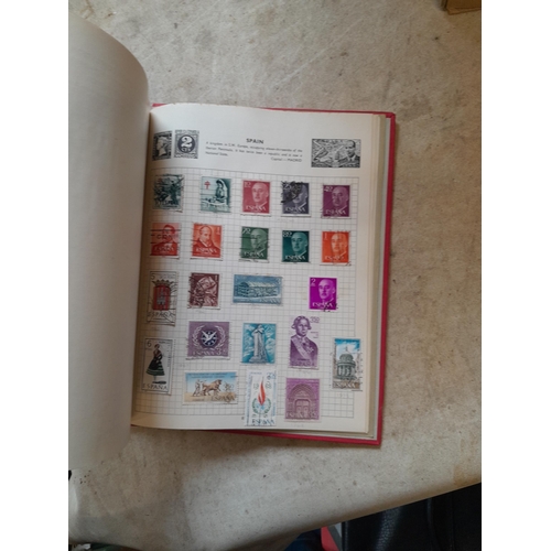 167 - Approx 11 kg of stamps : on paper, on sheets, on  printed pages, loose, albums, partially and sparse... 