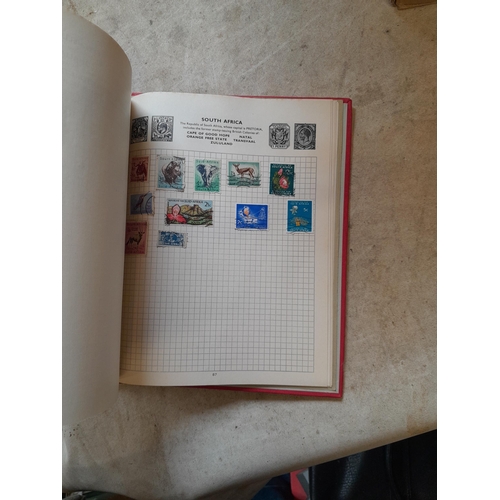 167 - Approx 11 kg of stamps : on paper, on sheets, on  printed pages, loose, albums, partially and sparse... 