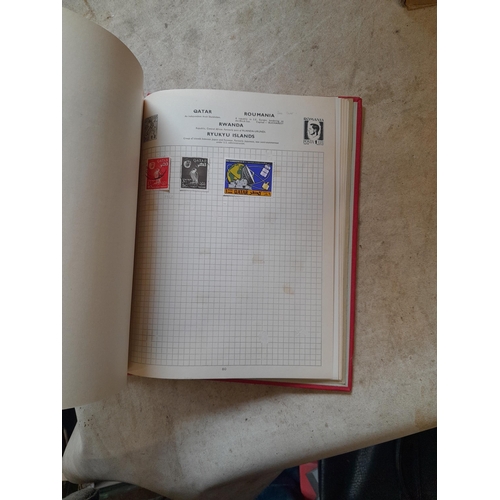 167 - Approx 11 kg of stamps : on paper, on sheets, on  printed pages, loose, albums, partially and sparse... 