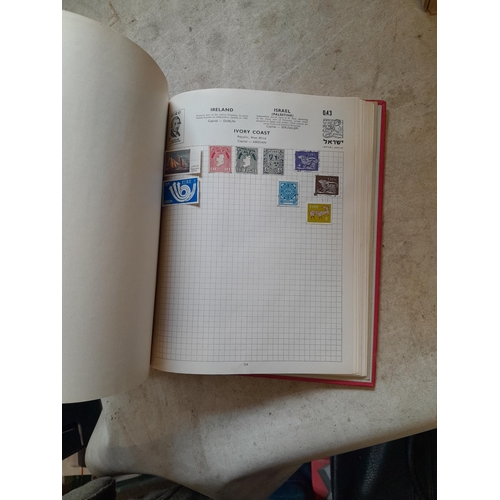 167 - Approx 11 kg of stamps : on paper, on sheets, on  printed pages, loose, albums, partially and sparse... 