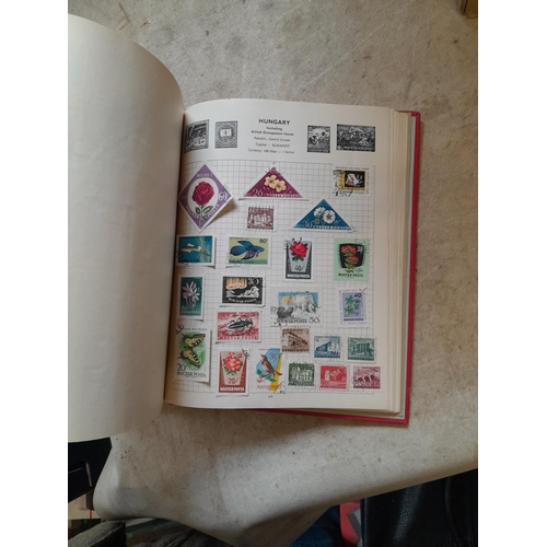 167 - Approx 11 kg of stamps : on paper, on sheets, on  printed pages, loose, albums, partially and sparse... 