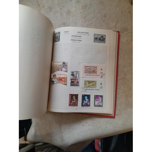 167 - Approx 11 kg of stamps : on paper, on sheets, on  printed pages, loose, albums, partially and sparse... 