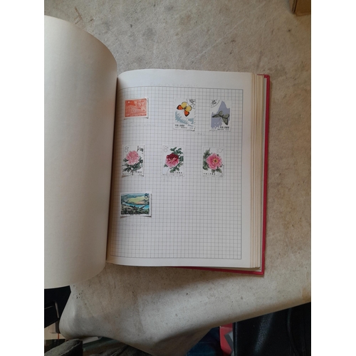 167 - Approx 11 kg of stamps : on paper, on sheets, on  printed pages, loose, albums, partially and sparse... 