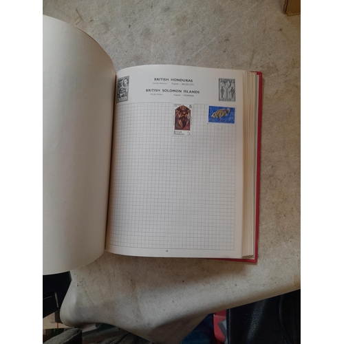 167 - Approx 11 kg of stamps : on paper, on sheets, on  printed pages, loose, albums, partially and sparse... 