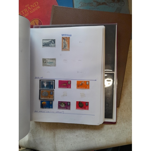 167 - Approx 11 kg of stamps : on paper, on sheets, on  printed pages, loose, albums, partially and sparse... 