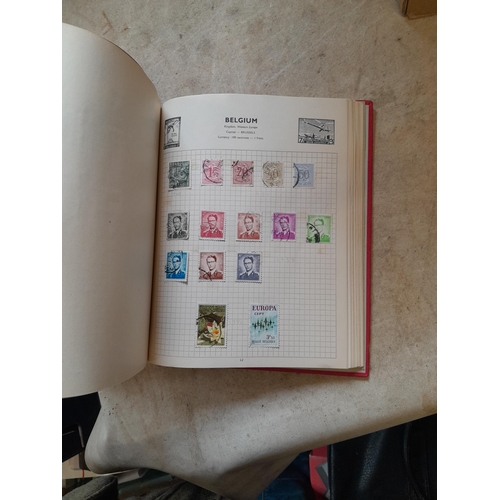 167 - Approx 11 kg of stamps : on paper, on sheets, on  printed pages, loose, albums, partially and sparse... 