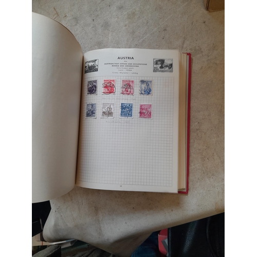 167 - Approx 11 kg of stamps : on paper, on sheets, on  printed pages, loose, albums, partially and sparse... 