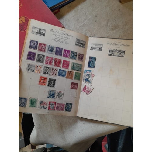 167 - Approx 11 kg of stamps : on paper, on sheets, on  printed pages, loose, albums, partially and sparse... 