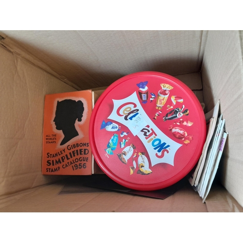 167 - Approx 11 kg of stamps : on paper, on sheets, on  printed pages, loose, albums, partially and sparse... 