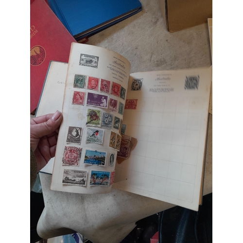 167 - Approx 11 kg of stamps : on paper, on sheets, on  printed pages, loose, albums, partially and sparse... 